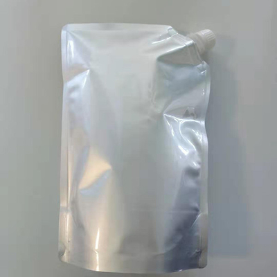 Sanitizer da mão do álcool 1L que empacota o saco líquido do malote com bico